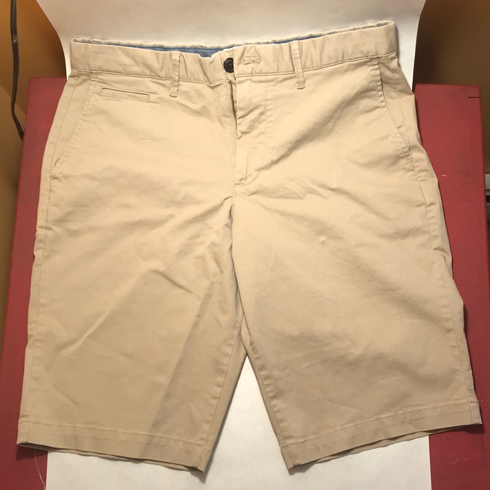 Gap khaki shorts size 30